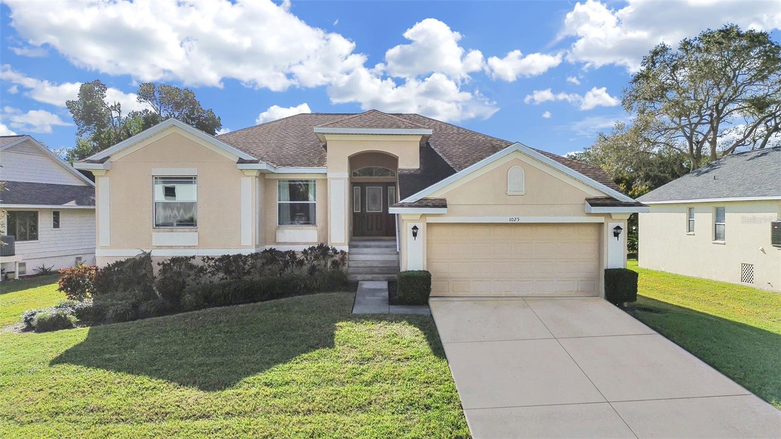 1025 LAKE AVOCA PLACE