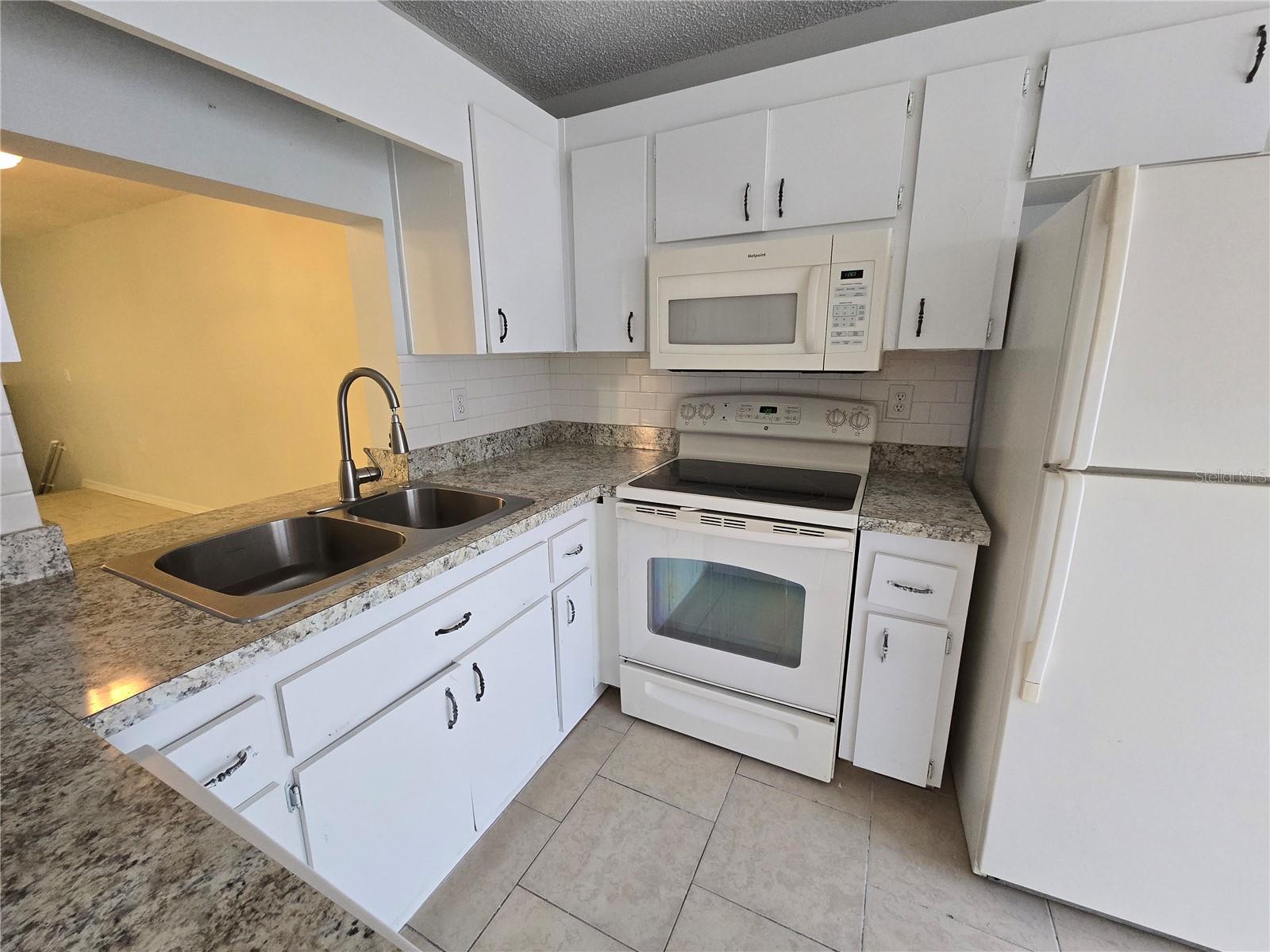 FOREST LAKE CONDO - Residential Lease