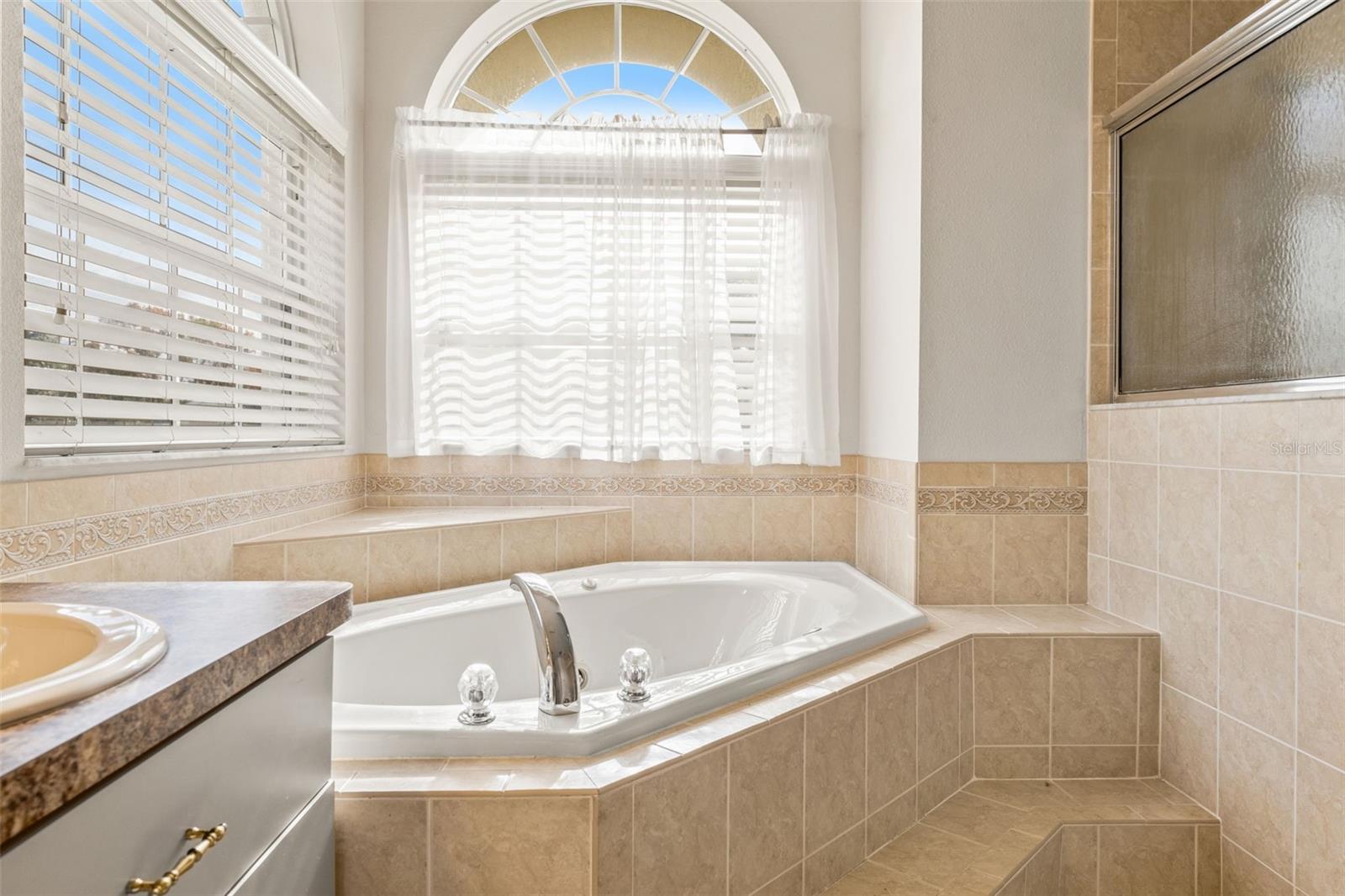 PRISTINE PLACE PH 5 - Residential