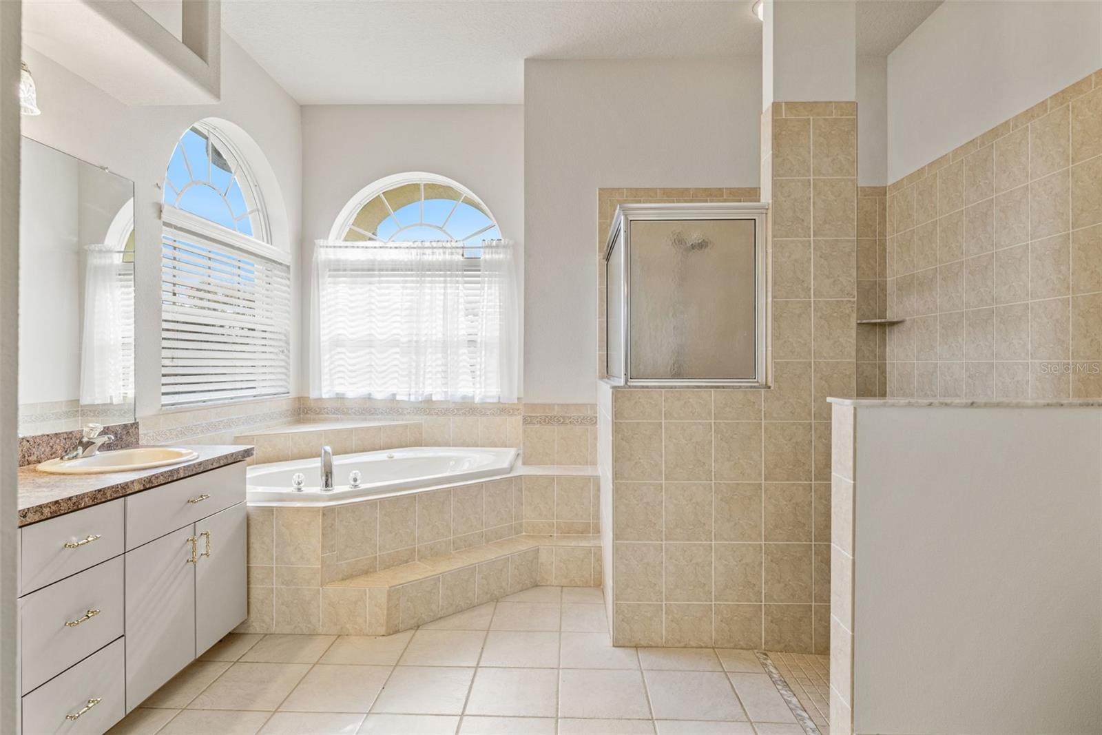 PRISTINE PLACE PH 5 - Residential