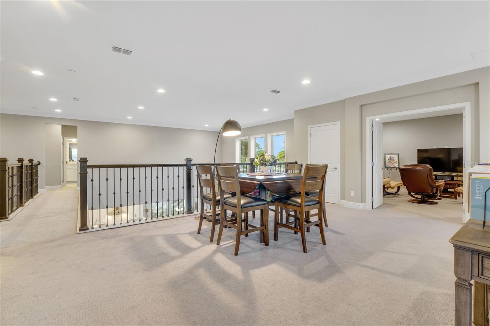 STEEPLE CHASE - Residential