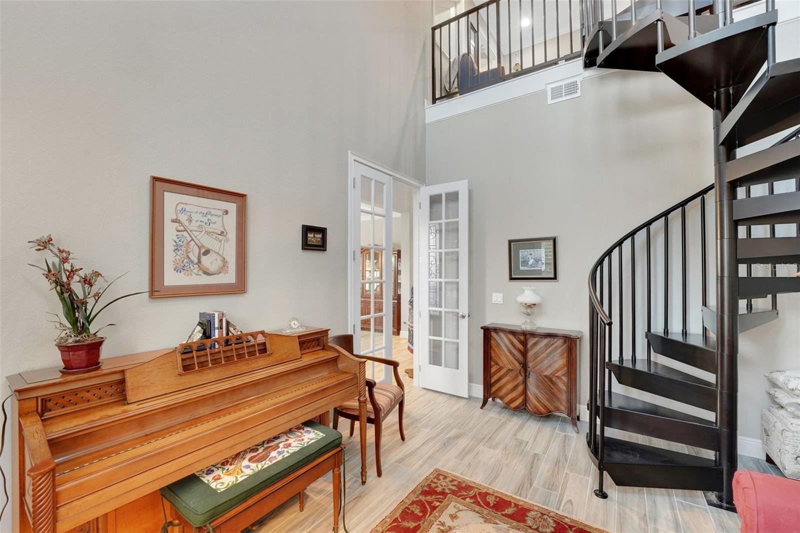 STEEPLE CHASE - Residential