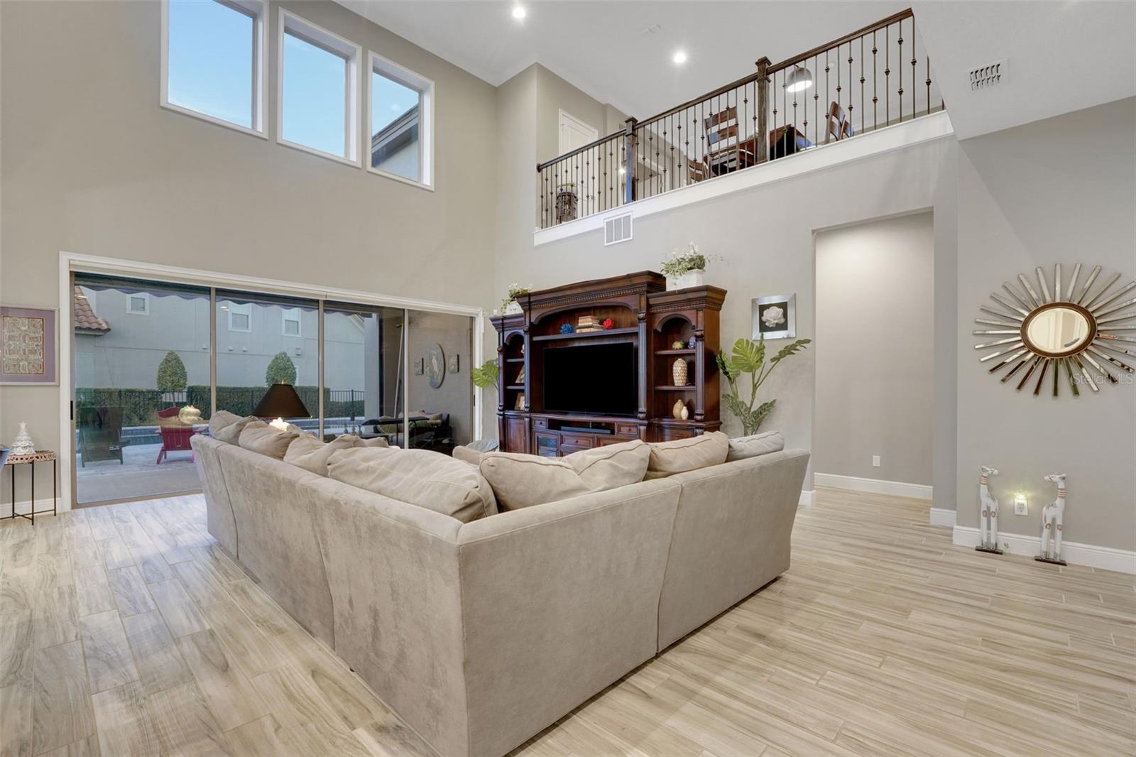 STEEPLE CHASE - Residential