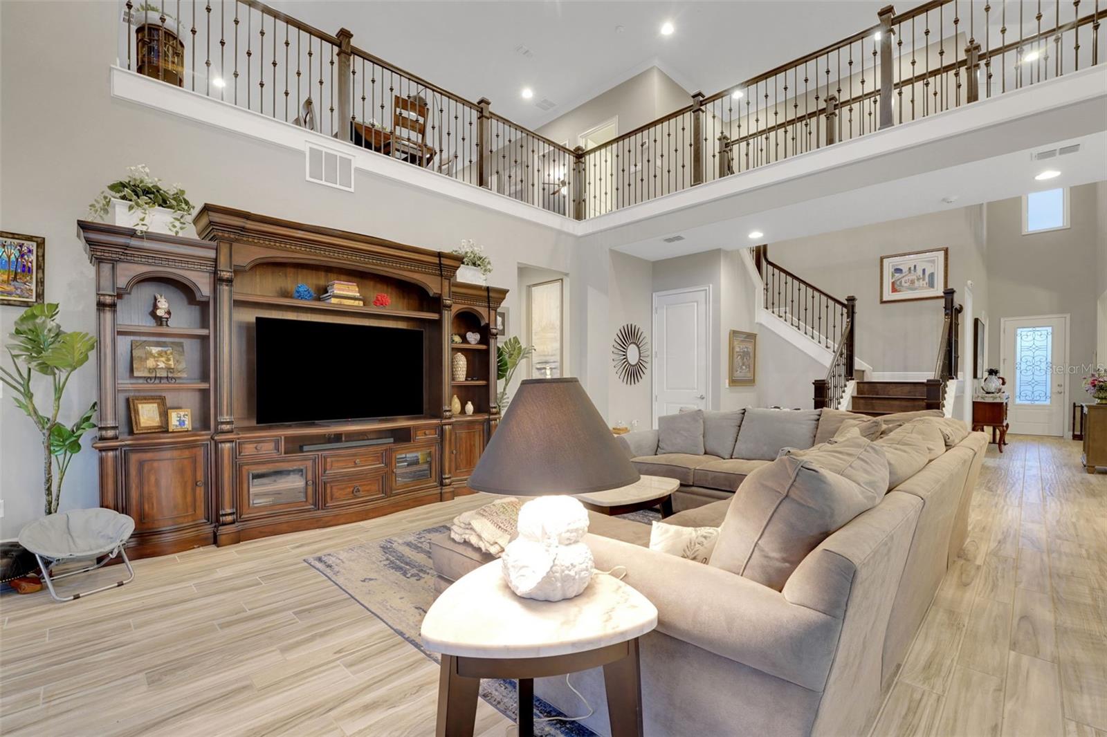 STEEPLE CHASE - Residential