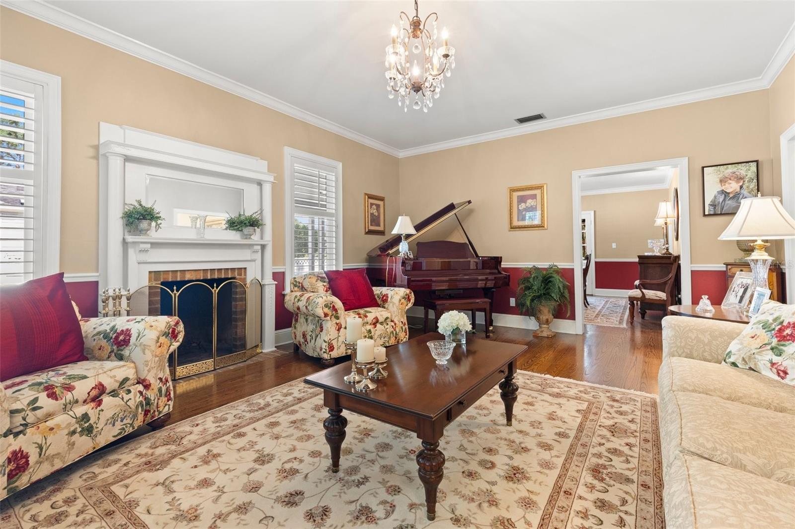 VILLA ROSA PARK - Residential Lease