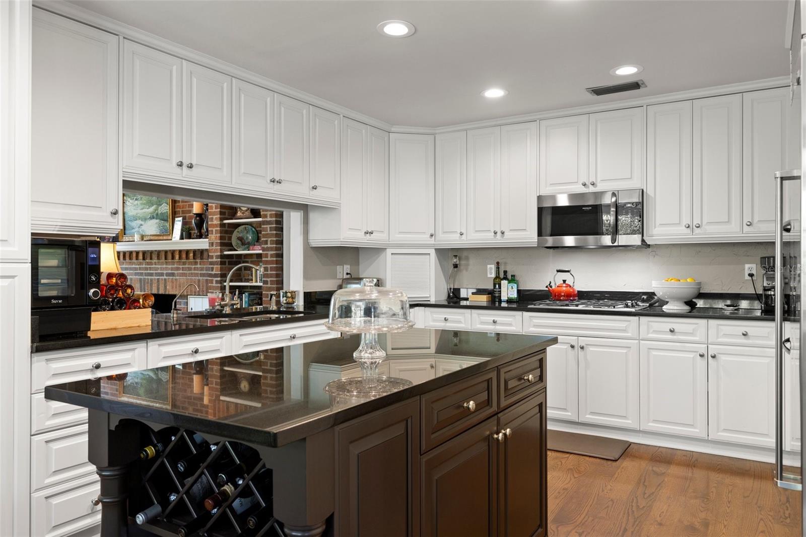 VILLA ROSA PARK - Residential Lease