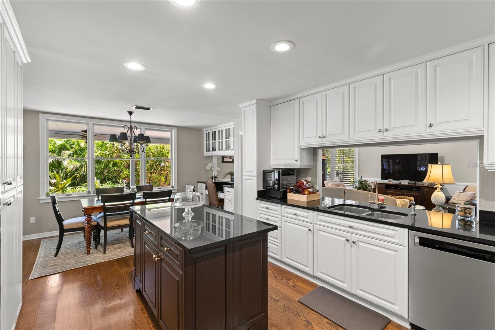 VILLA ROSA PARK - Residential Lease