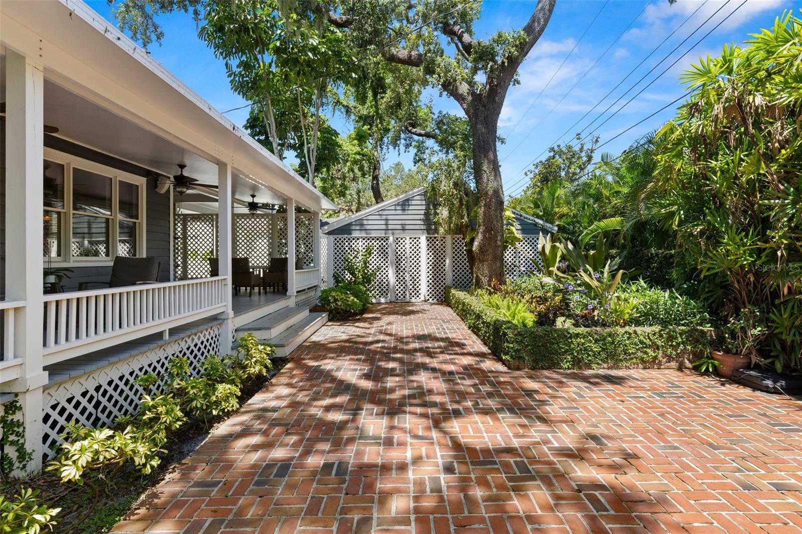 VILLA ROSA PARK - Residential Lease