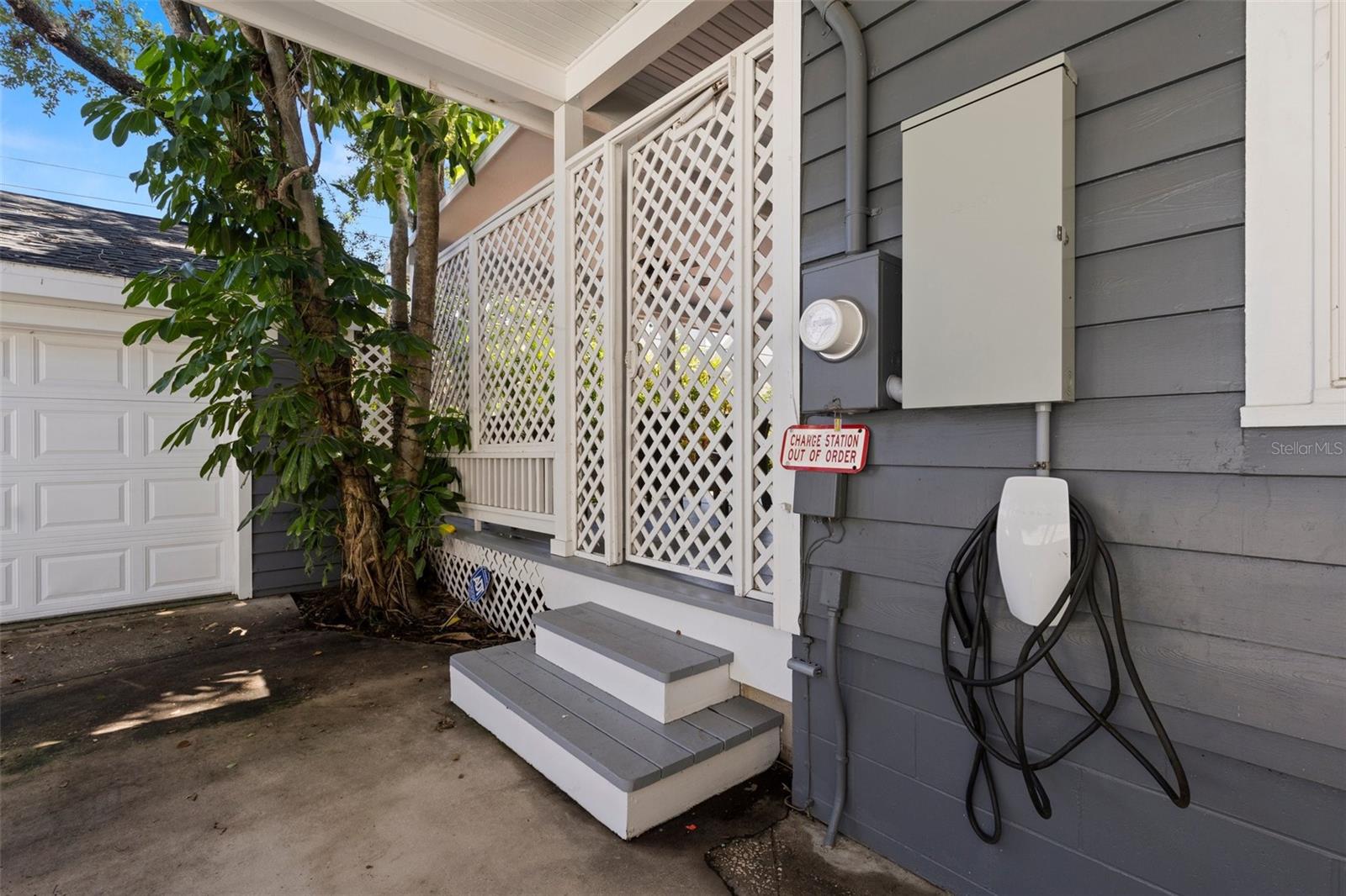 VILLA ROSA PARK - Residential Lease