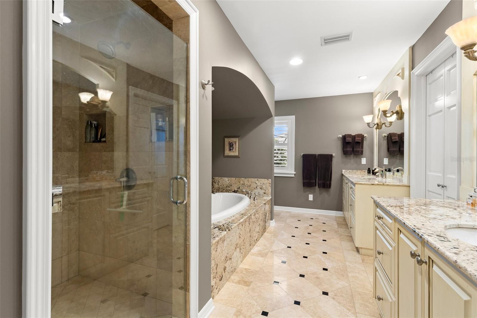 VILLA ROSA PARK - Residential Lease