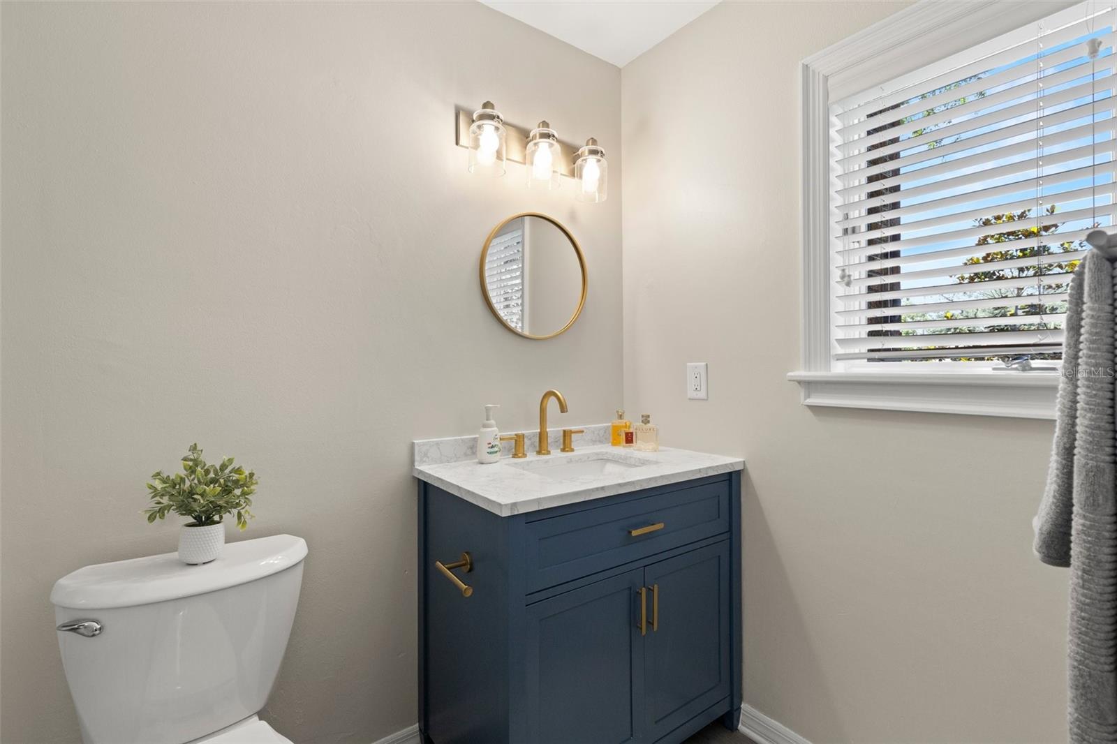 VILLA ROSA PARK - Residential Lease