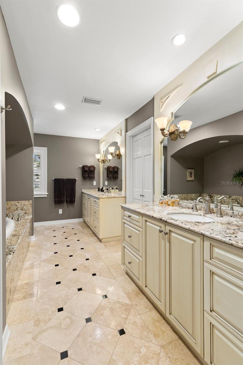 VILLA ROSA PARK - Residential Lease