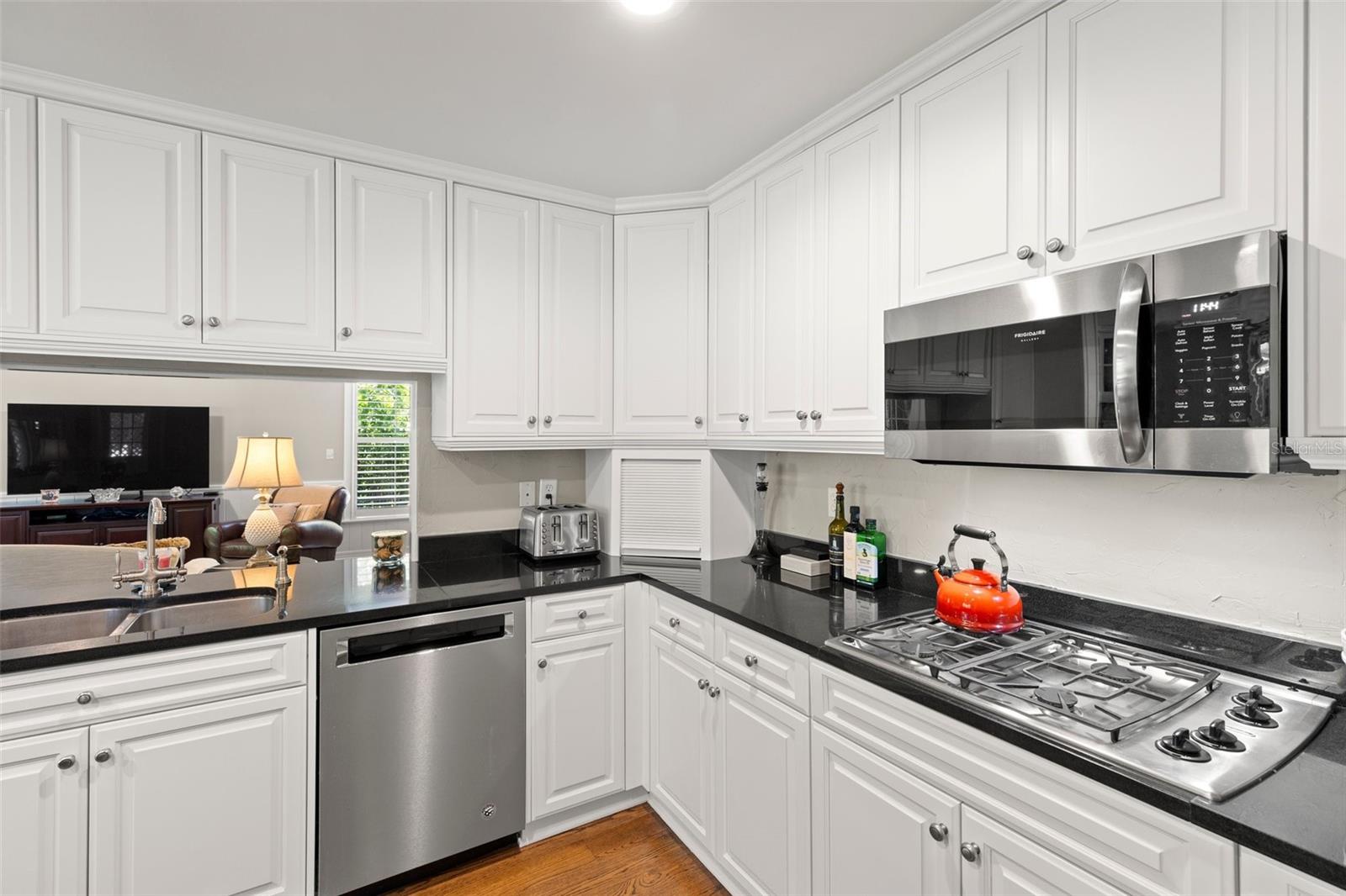 VILLA ROSA PARK - Residential Lease