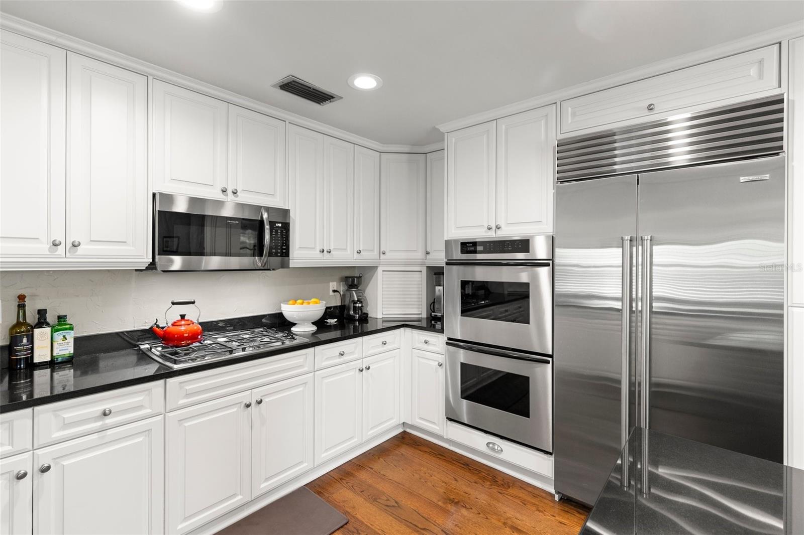 VILLA ROSA PARK - Residential Lease