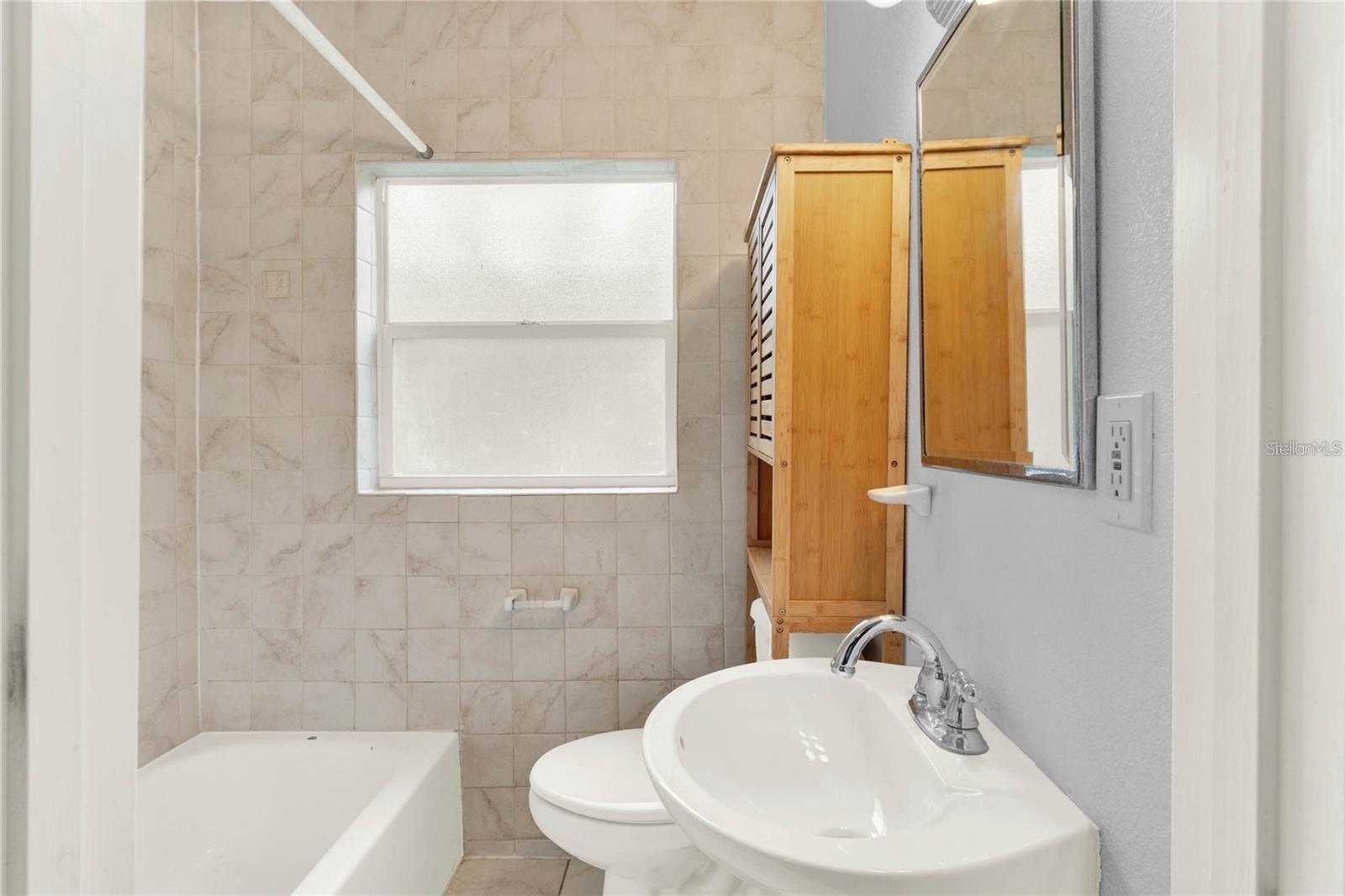 ORANGE PARK SUB - Residential Lease