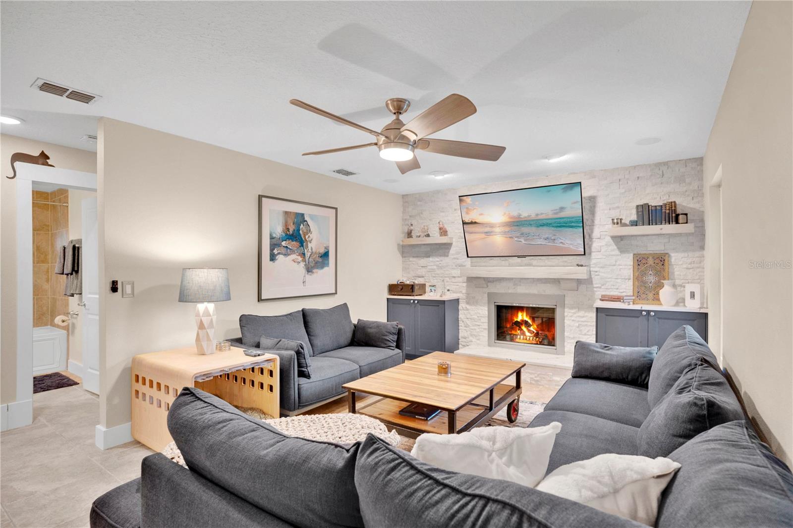 HARBOR EAST - Residential