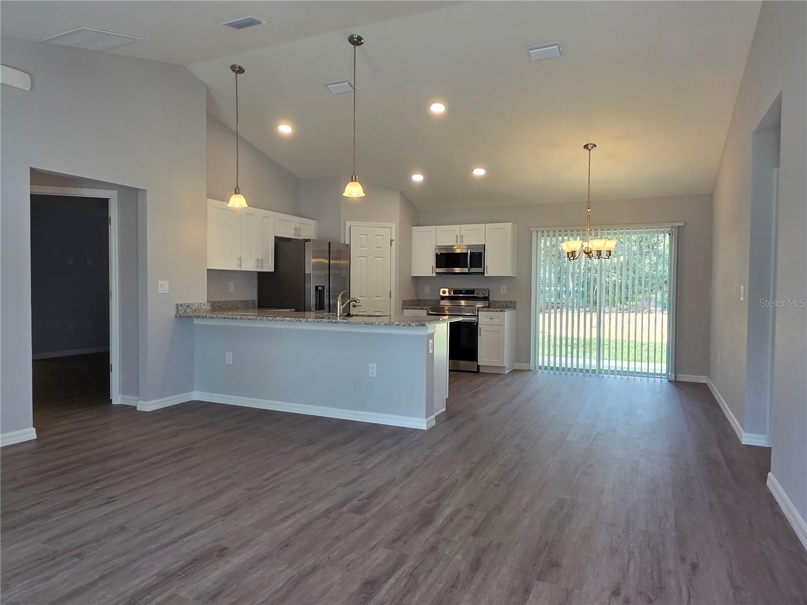 RAINBOW LAKES ESTATE - Residential