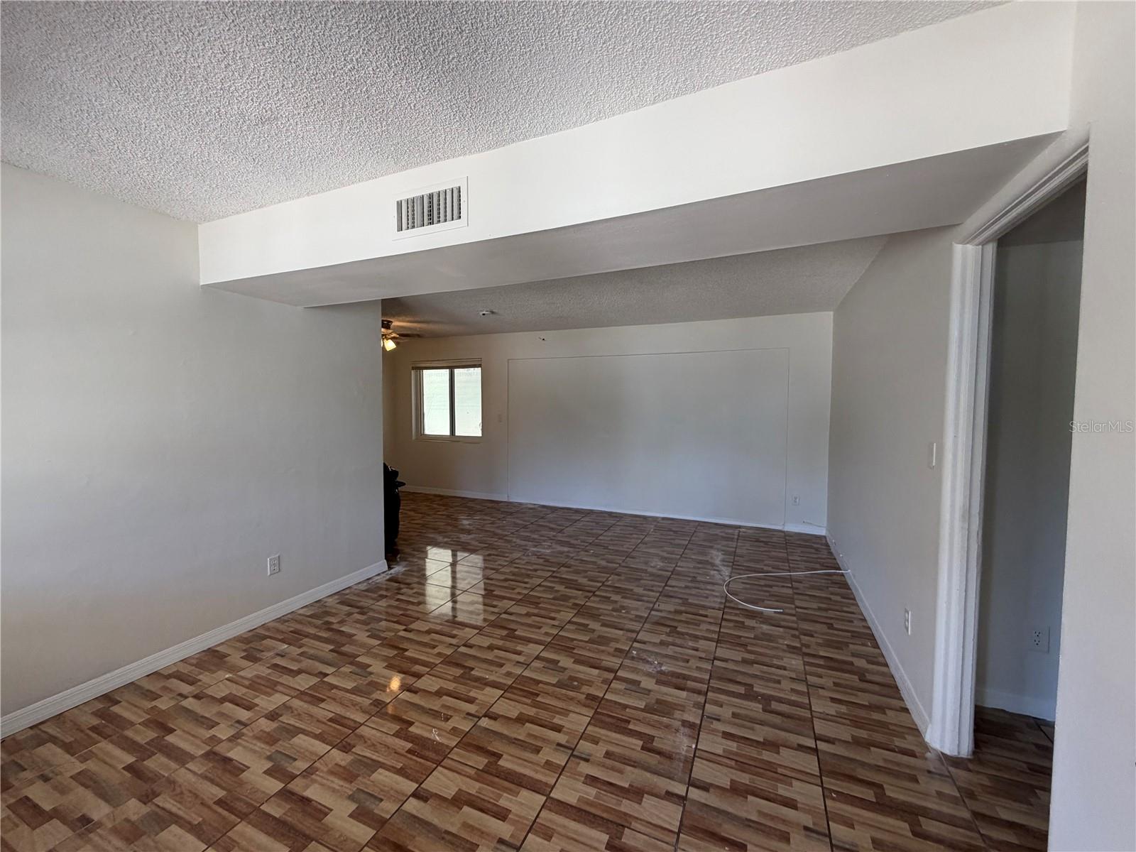 AZALEA PARK SEC 22 - Commercial Lease