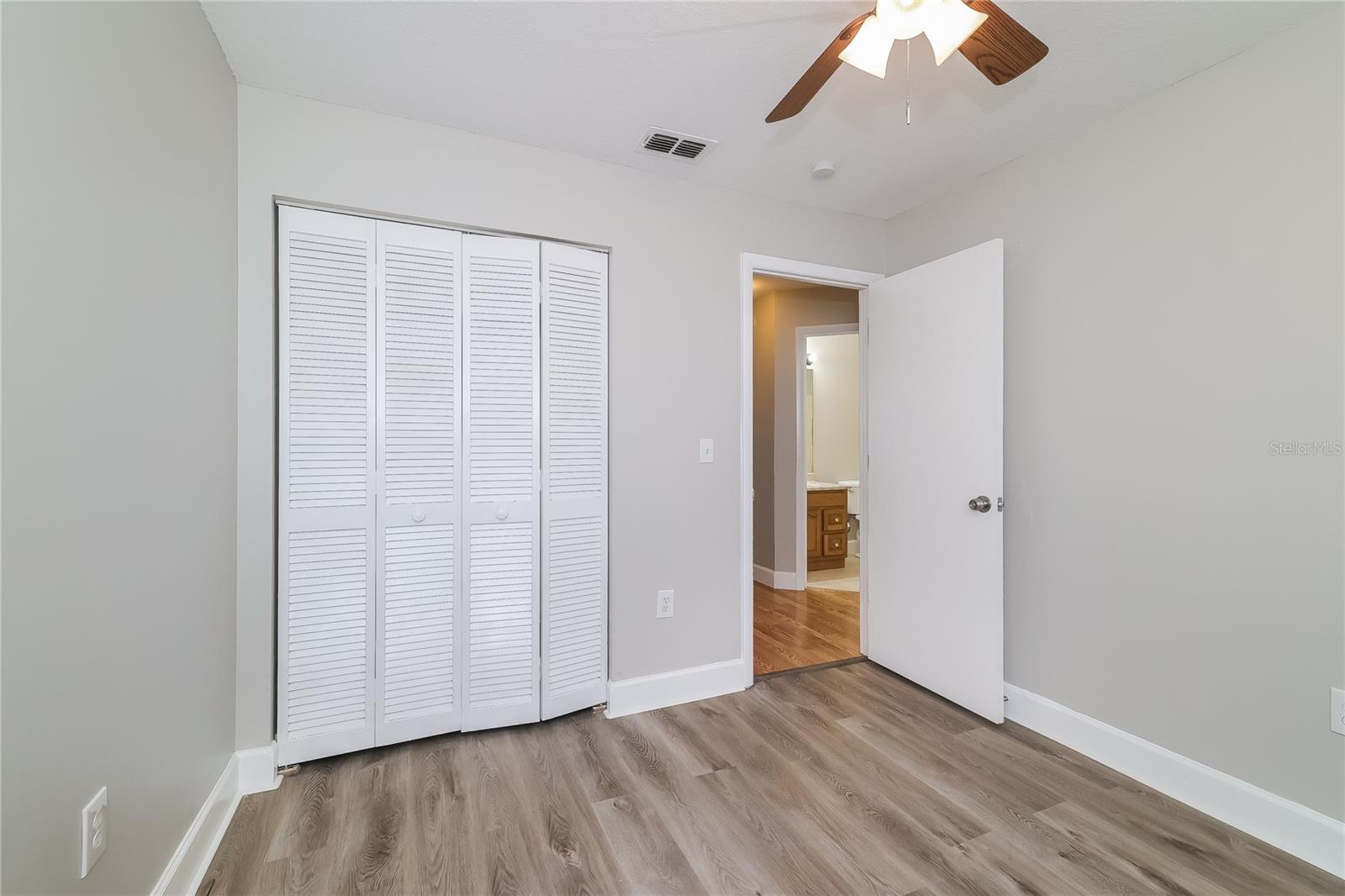 KINGS POND PH 1 - Residential Lease