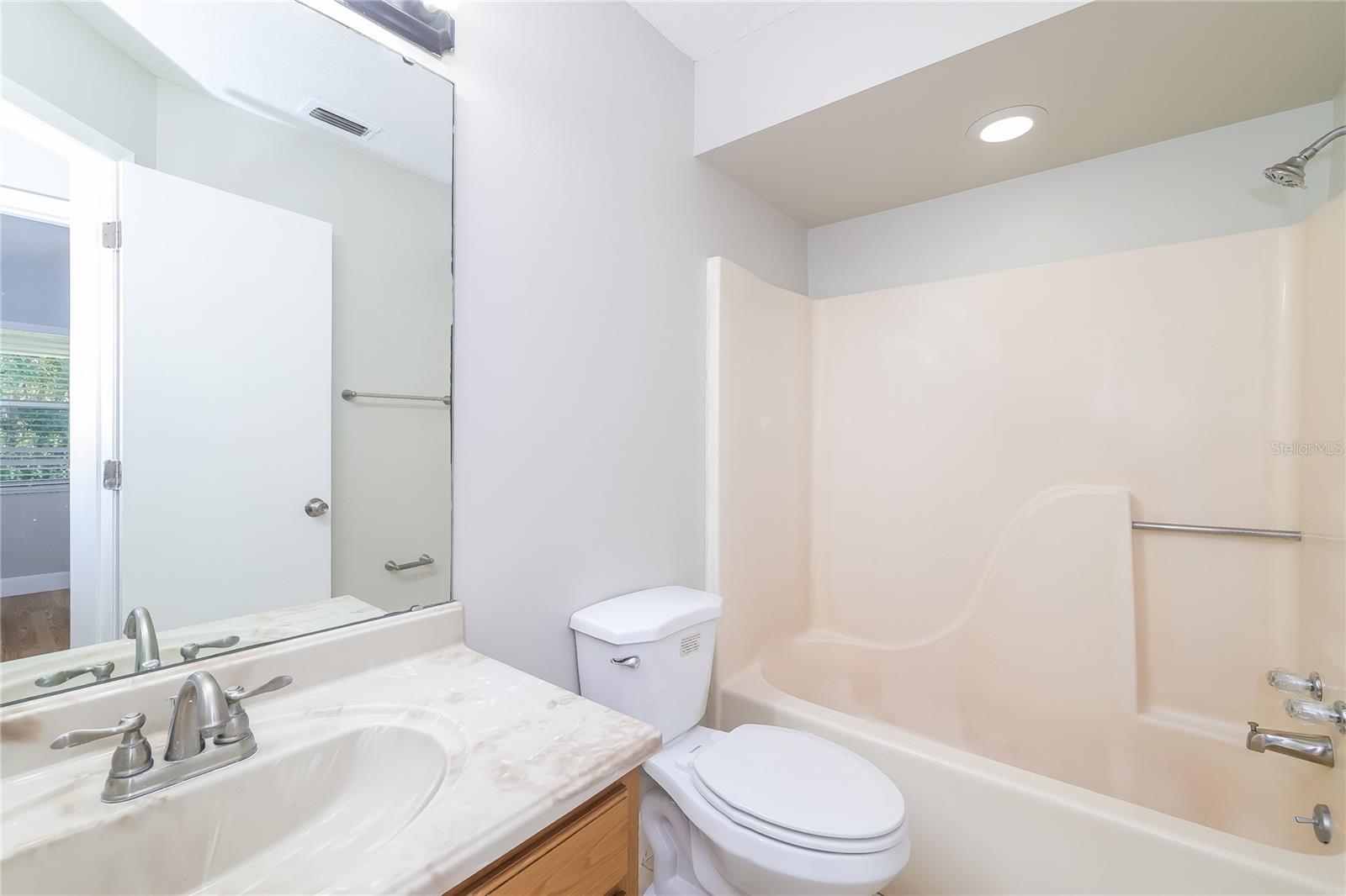 KINGS POND PH 1 - Residential Lease