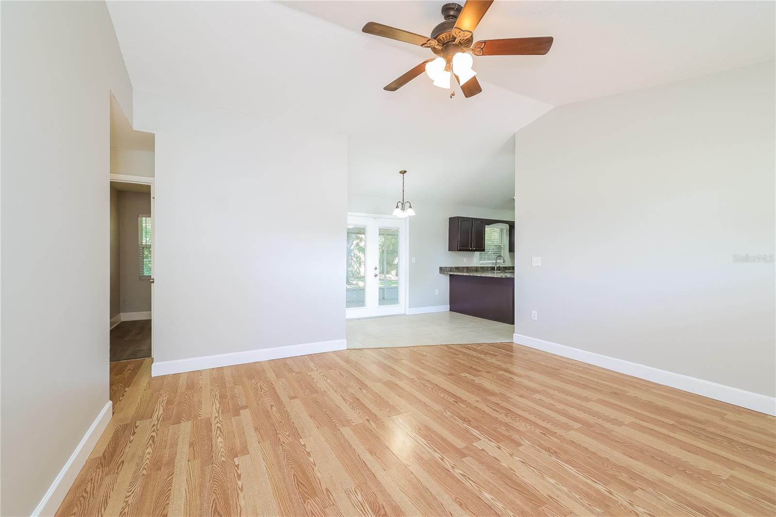 KINGS POND PH 1 - Residential Lease