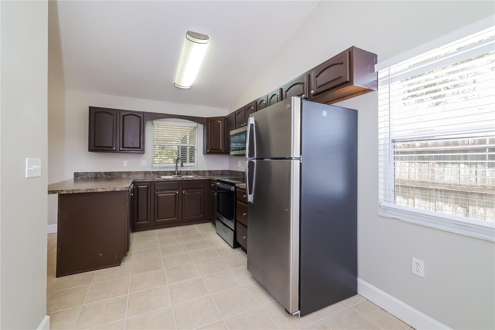 KINGS POND PH 1 - Residential Lease