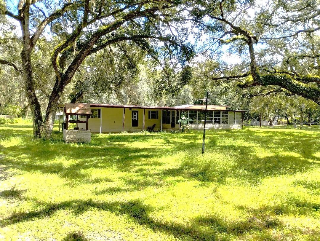 Pristine Condition, Private Yard & Flexible Rent – Move In Today!
Stop scrolling—this is the rental you’ve been waiting for! This spotless single wide mobile home comes with its own private yard, giving you the peace, space, and privacy you just can’t find in apartment living.
Why You’ll Love It:
Like-New Condition – Meticulously maintained inside and out.
2 Bedrooms / 1 Bathrooms – A layout that’s easy to live in and keep tidy.
Flexible Rent Structure – We’ll work with you to make it fit your budget.
Private Yard – No noisy neighbors above or next door.
Convenient Location – Close to shopping, dining, and everything Pasco County offers.
This home is truly move-in ready—all it’s missing is you.
Call now to schedule a showing and lock in your spot before it’s gone!