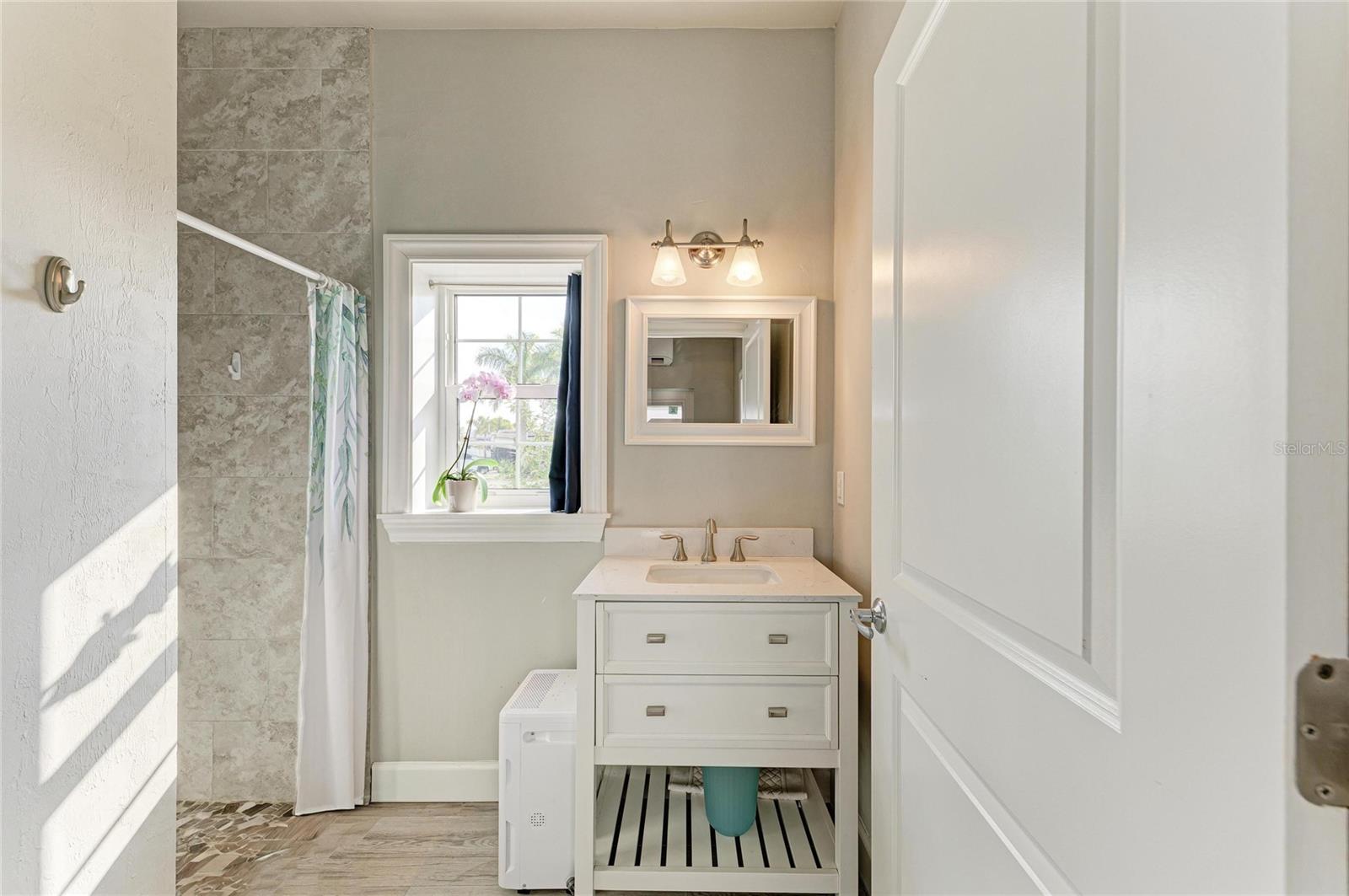 THORNTON CRK MOTORCOACH RESIDENCE - Residential