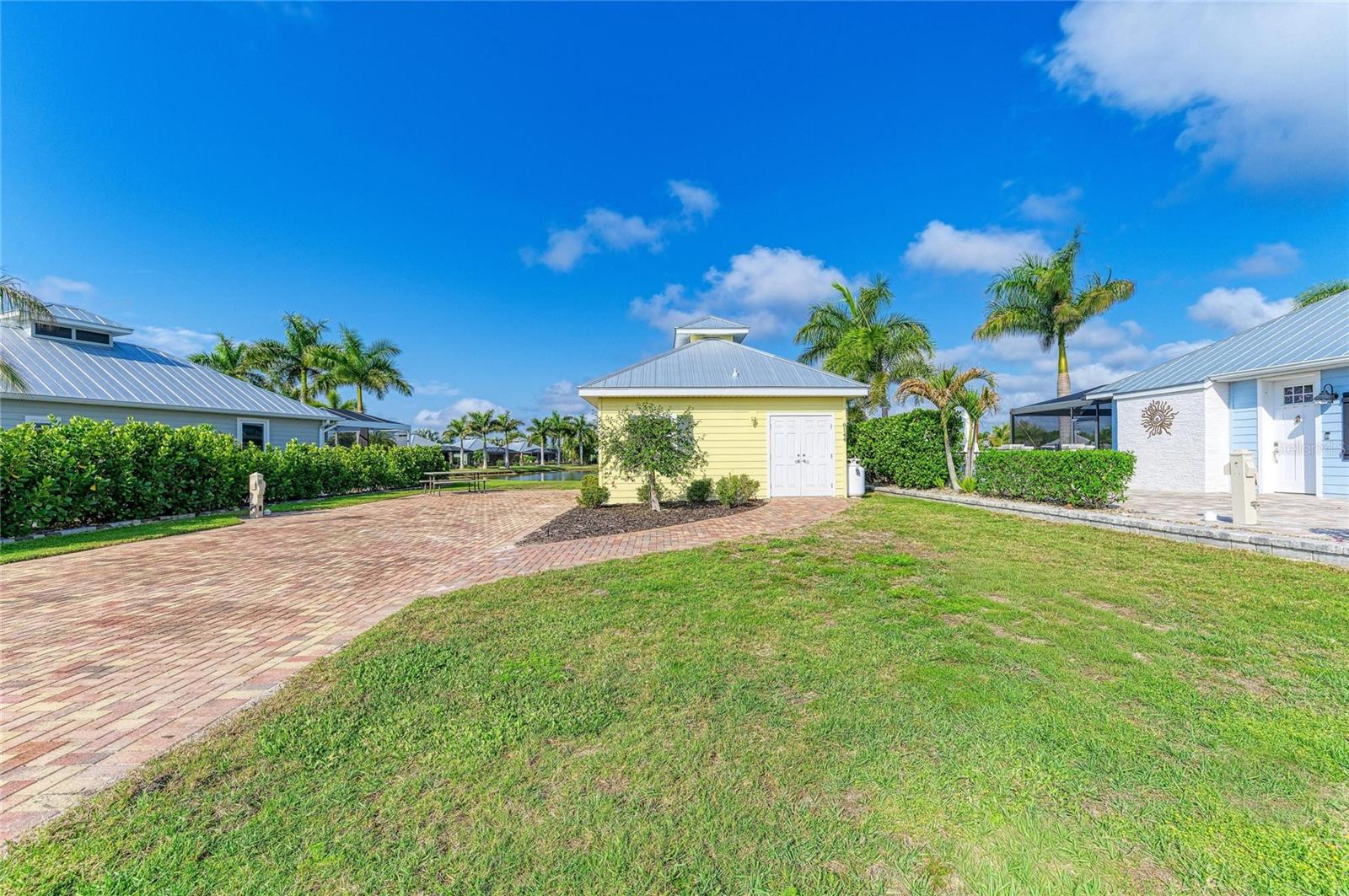 THORNTON CRK MOTORCOACH RESIDENCE - Residential