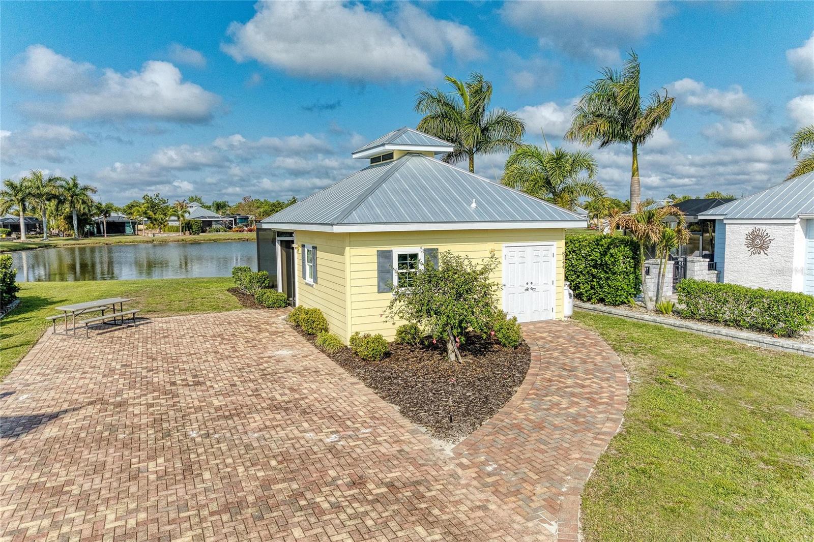 THORNTON CRK MOTORCOACH RESIDENCE - Residential