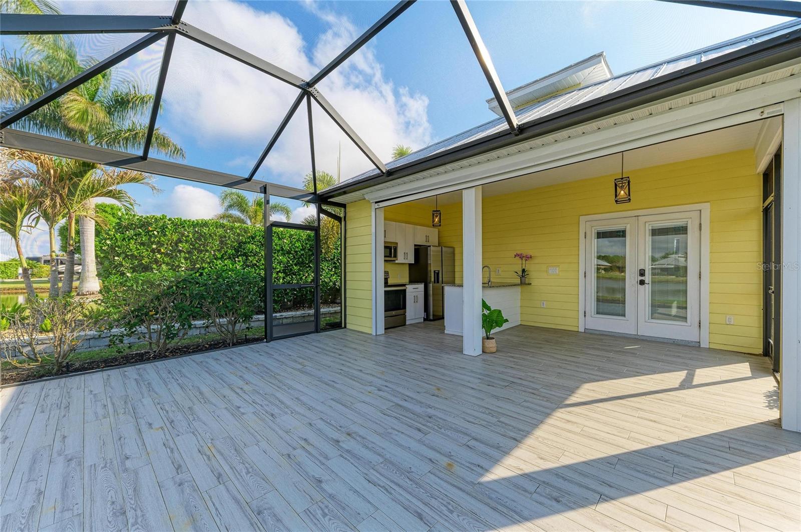 THORNTON CRK MOTORCOACH RESIDENCE - Residential