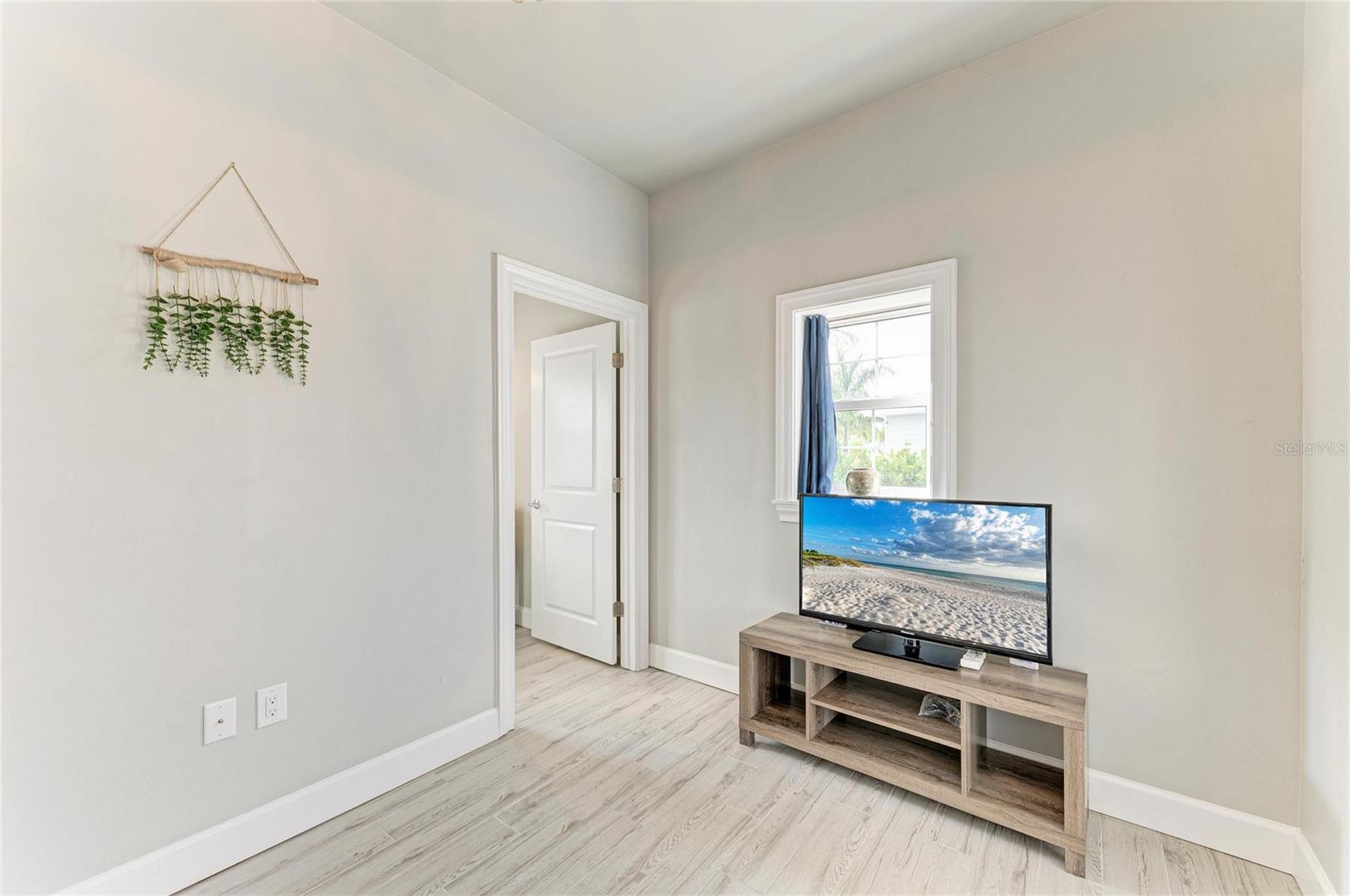 THORNTON CRK MOTORCOACH RESIDENCE - Residential