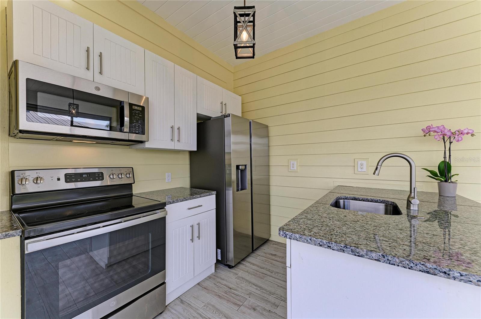 THORNTON CRK MOTORCOACH RESIDENCE - Residential