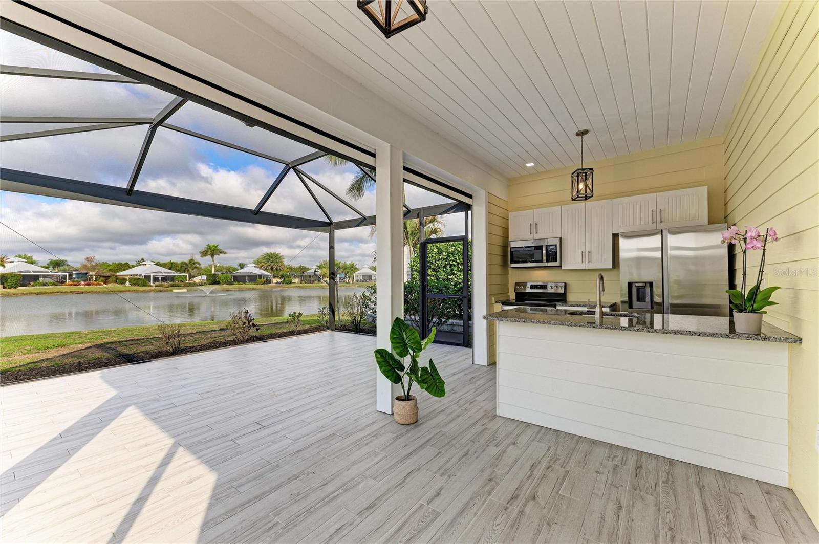 THORNTON CRK MOTORCOACH RESIDENCE - Residential