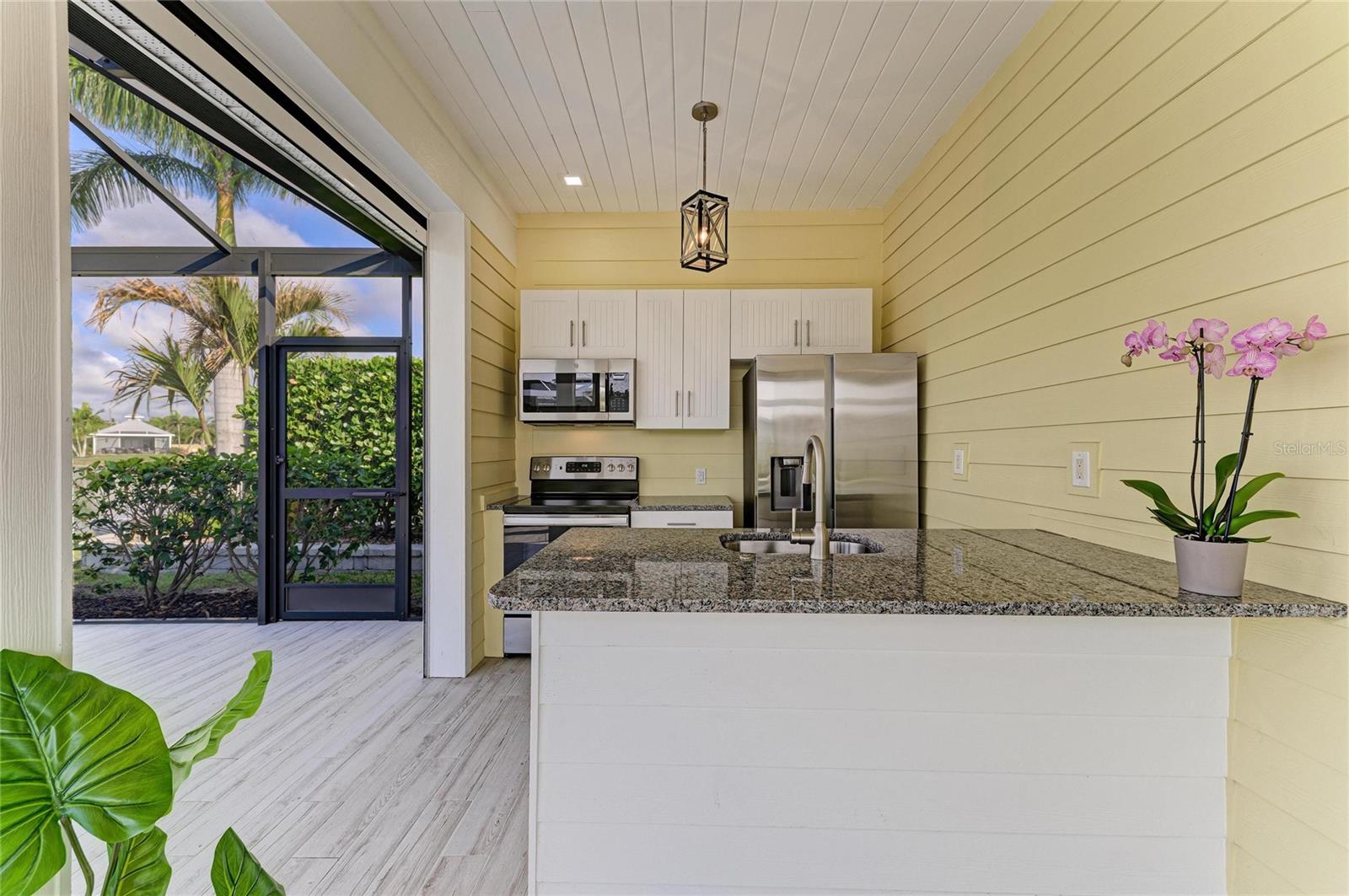 THORNTON CRK MOTORCOACH RESIDENCE - Residential