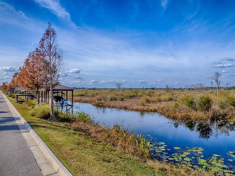 Tiny photo for 417 Blue Cypress Drive, Groveland, FL 34736 (MLS # G5106247)