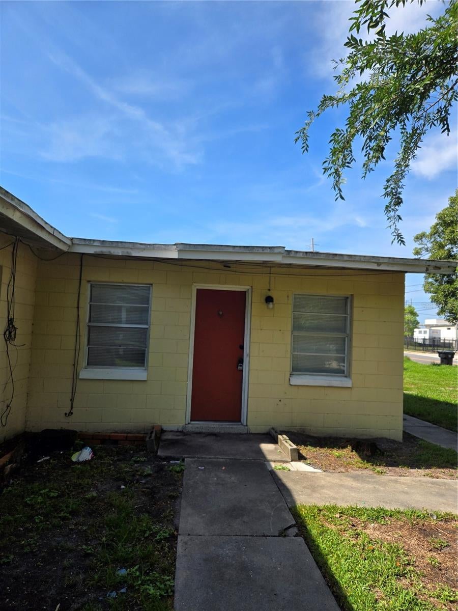 Photo of 2109 S Mills Avenue, Orlando, FL 32806 (MLS # O6416592)