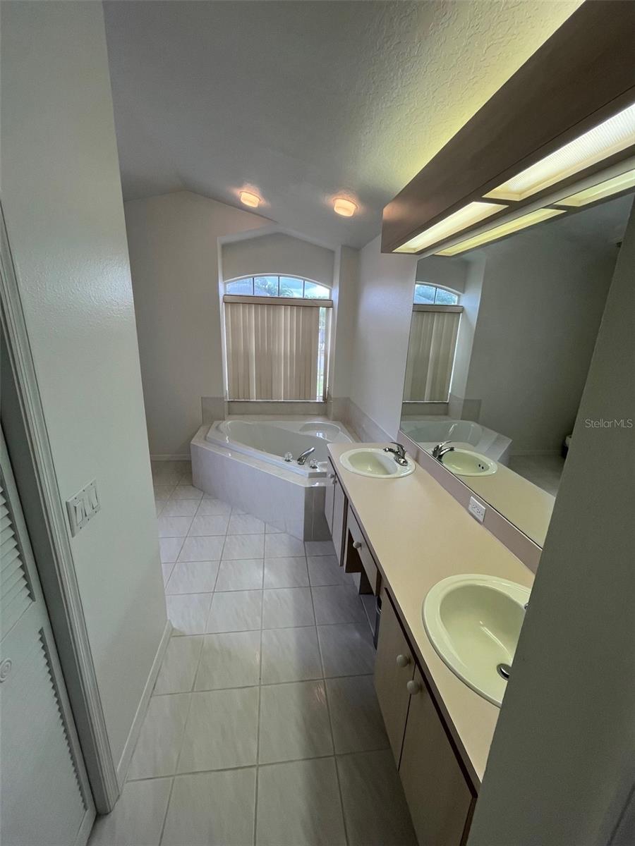 HUNTERS RIDGE - Residential Lease