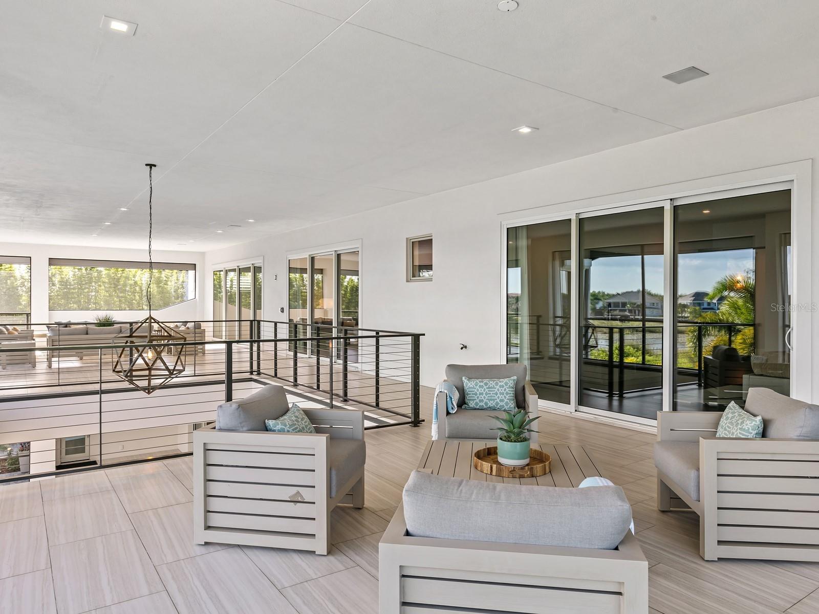 CASA DEL LAGO REP - Residential