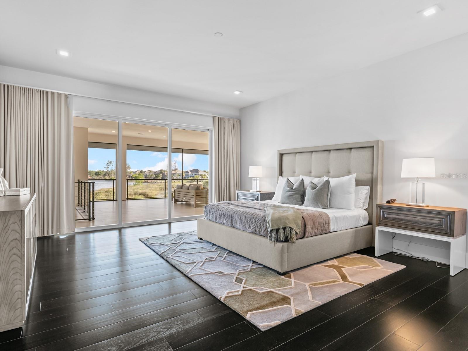 CASA DEL LAGO REP - Residential