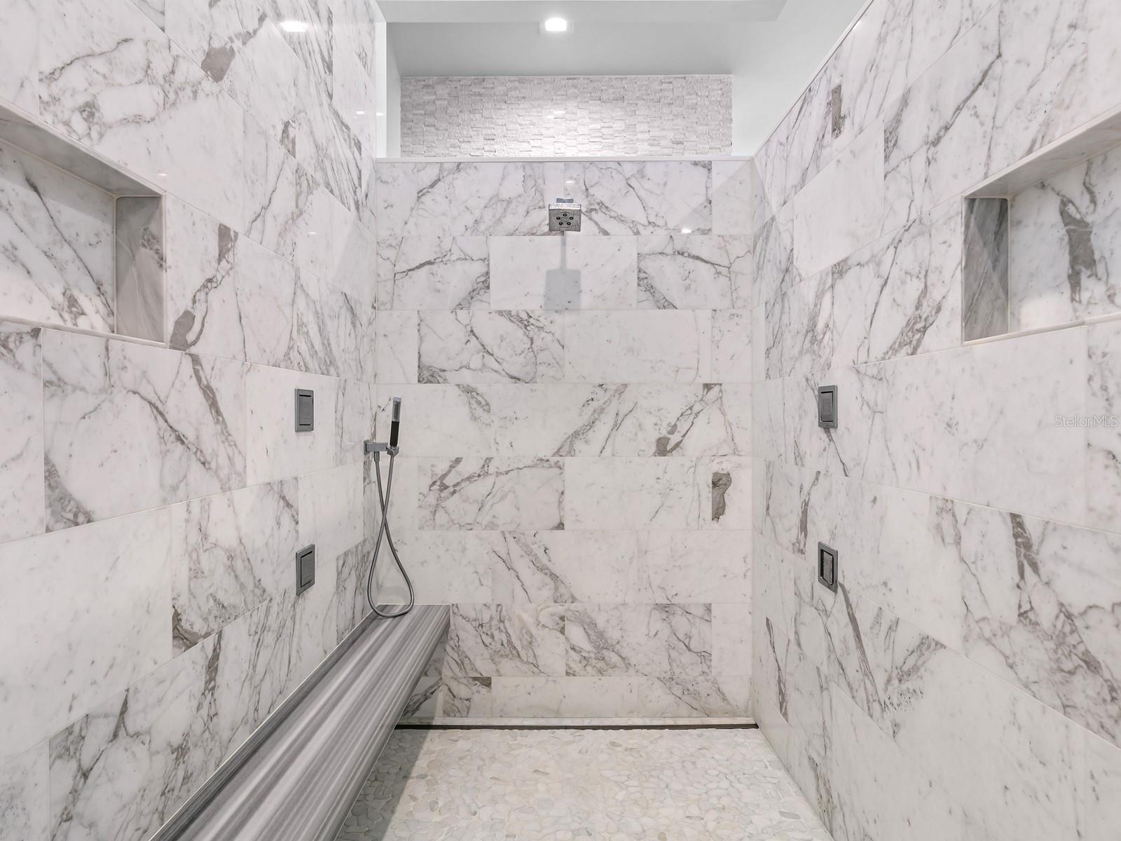 CASA DEL LAGO REP - Residential