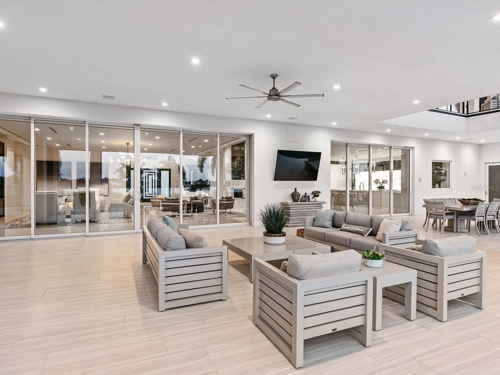 CASA DEL LAGO REP - Residential