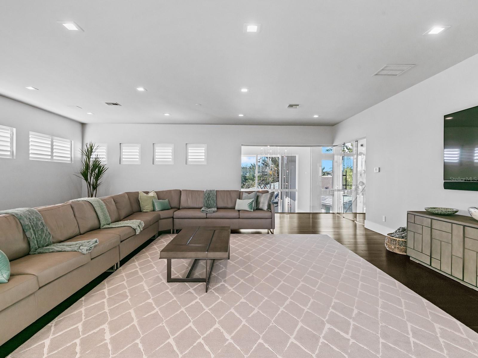 CASA DEL LAGO REP - Residential