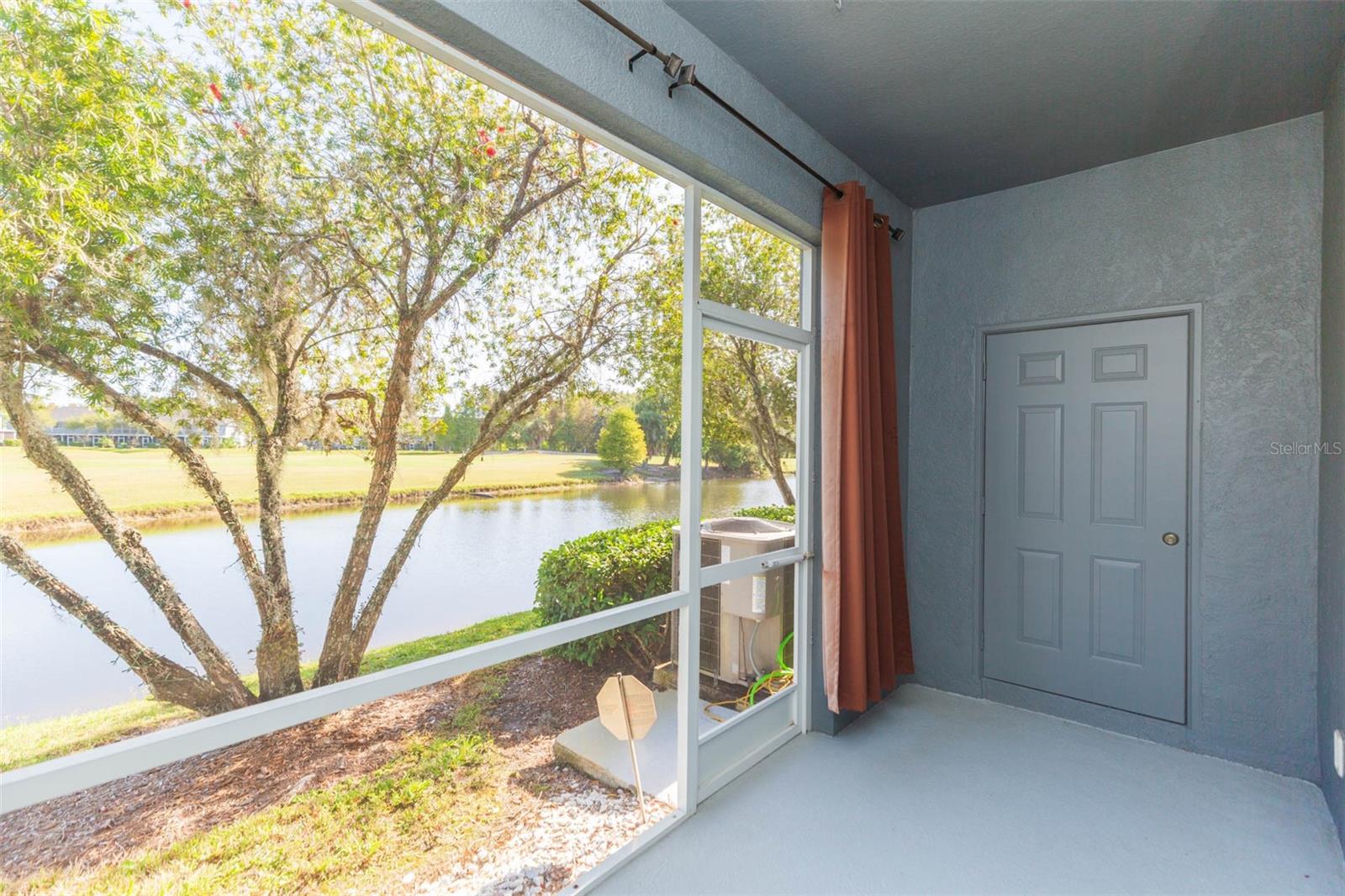 NASSAU POINTE TWNHOMES AT HERI - Residential Lease