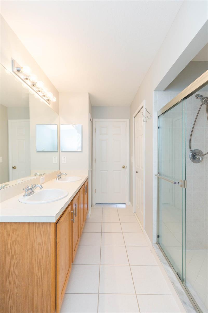 NASSAU POINTE TWNHOMES AT HERI - Residential Lease