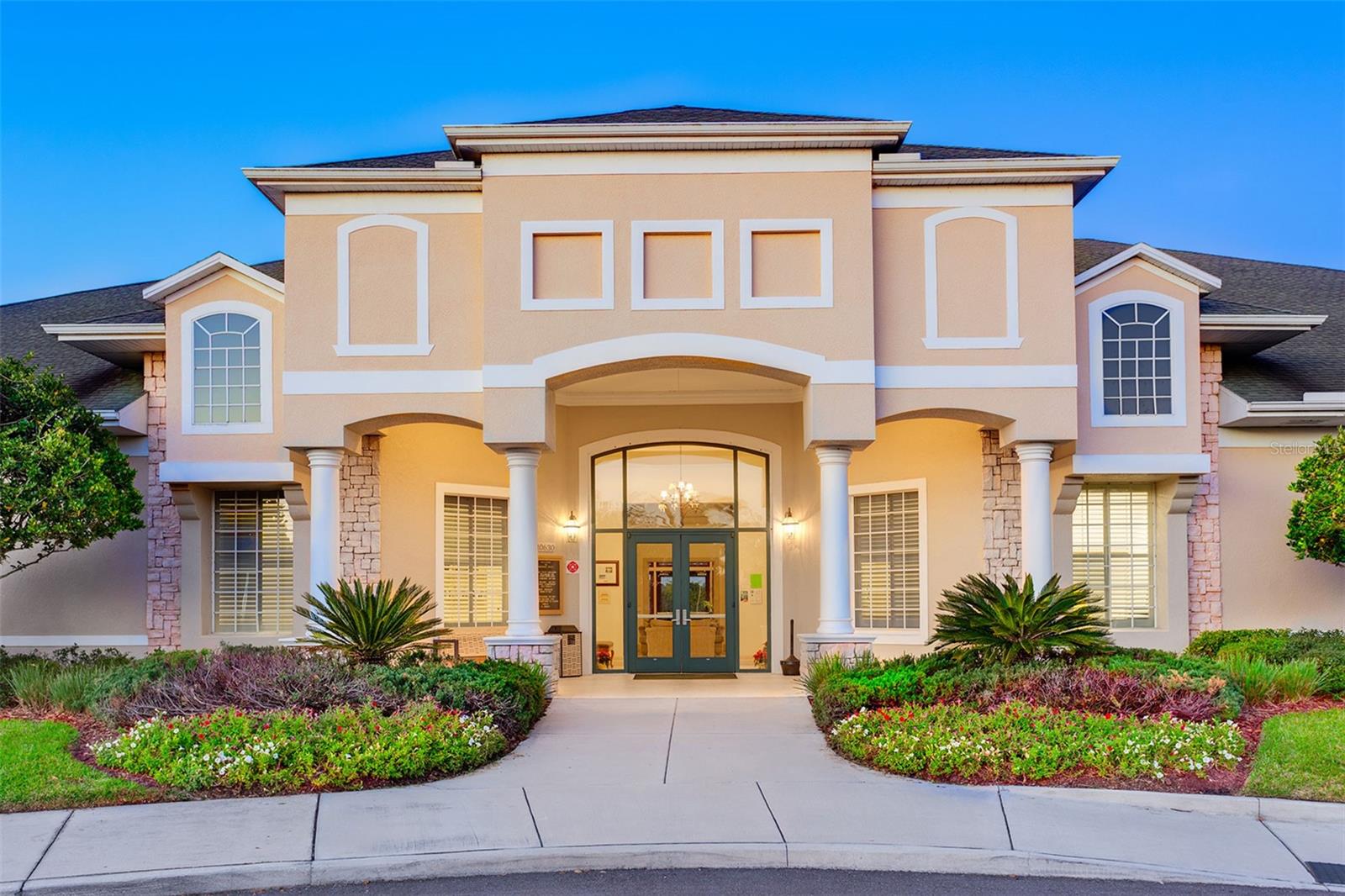 NASSAU POINTE TWNHOMES AT HERI - Residential Lease