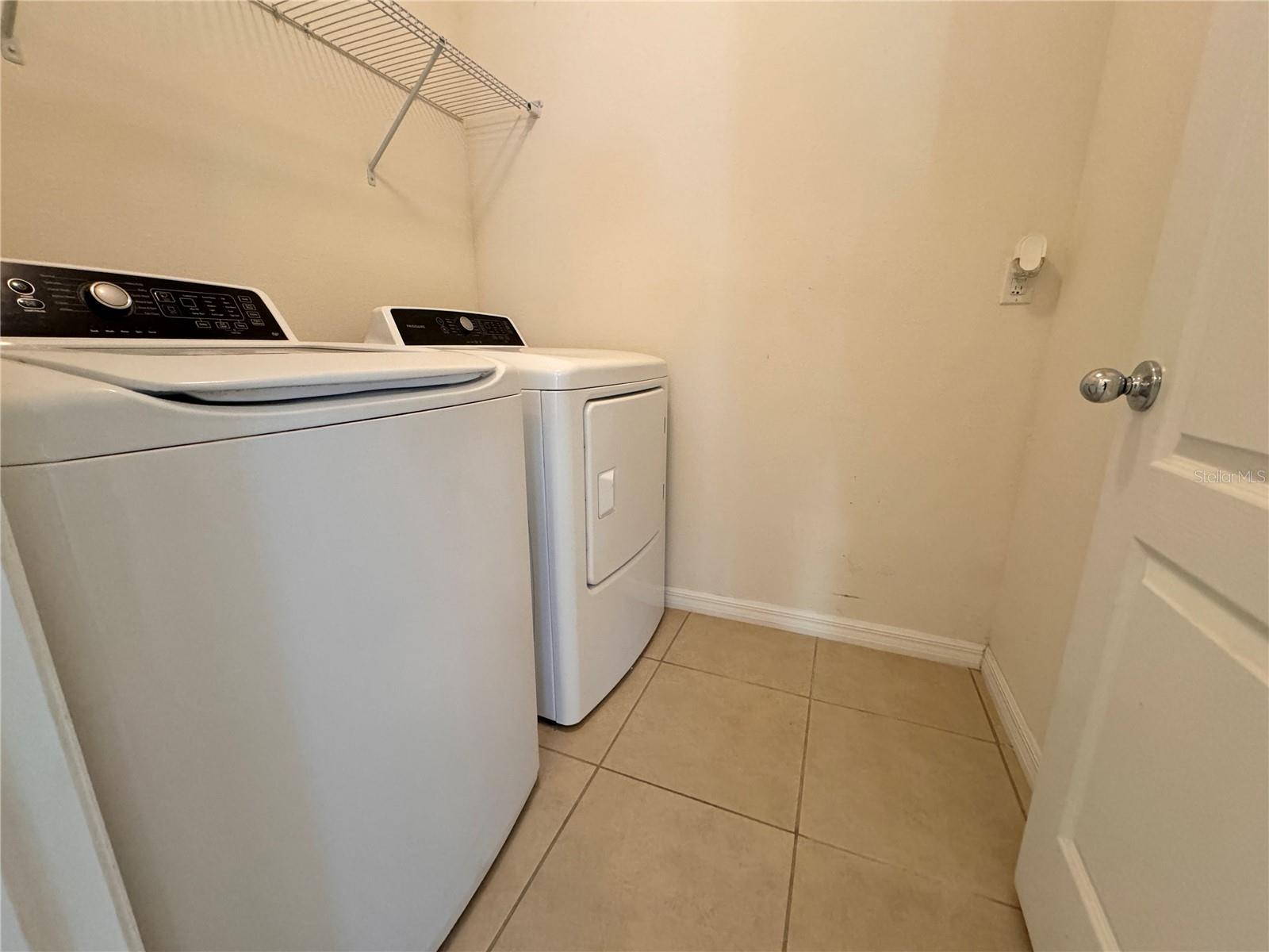 SUMMERS CORNER - Residential Lease