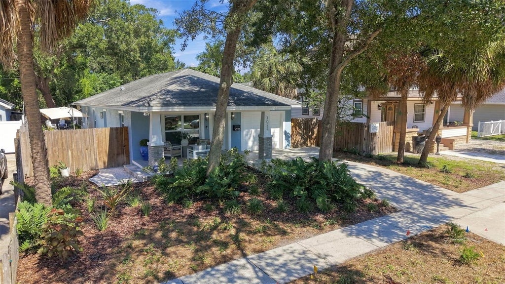 Photo of 1023 19th Avenue N, St Petersburg, FL 33704 (MLS # TB8557929)