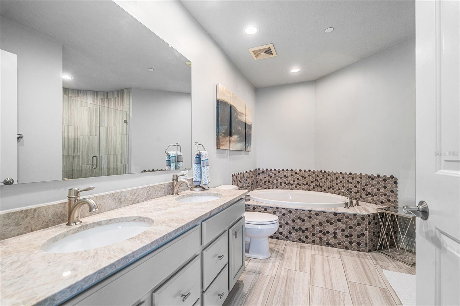 TOWERS OF CHANNELSIDE CONDOMIN - Residential Lease