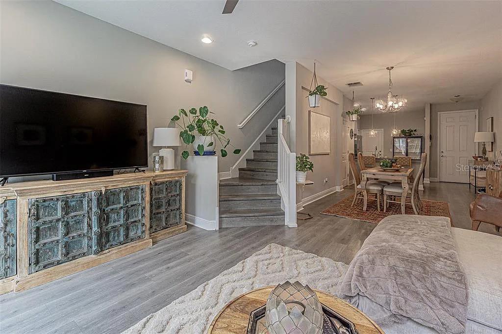 TOWNS AT BELLEAIR GROVE - Residential Lease